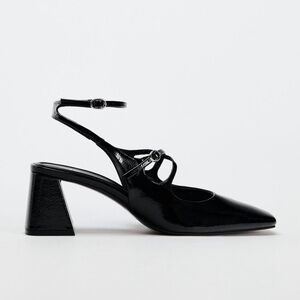 NWT. Zara Black Faux Patent Finish Mary Jane Style Shoes. Size 8.